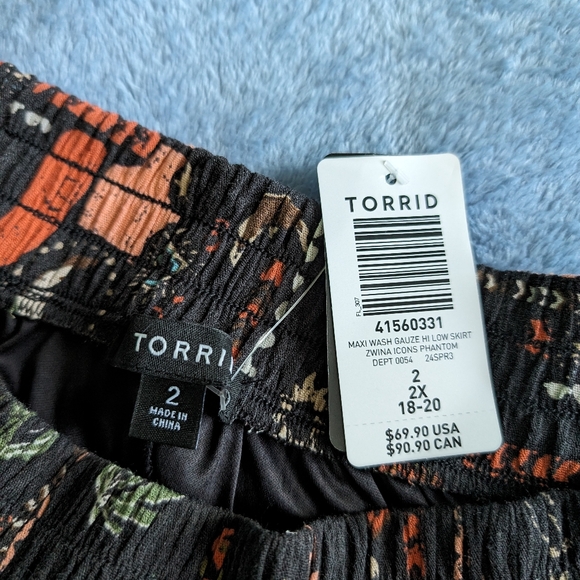 High/Low Torrid Skirt - Picture 4 of 5